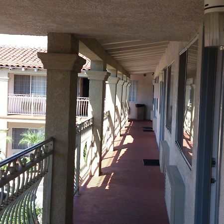 Santa Ana Travel Inn Екстер'єр фото