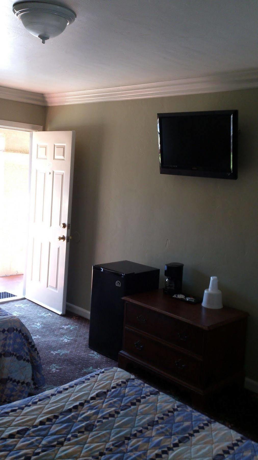 Santa Ana Travel Inn Екстер'єр фото